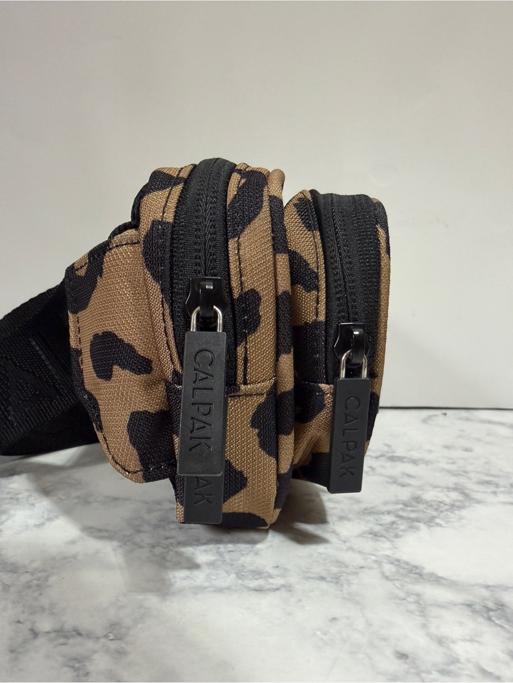 NWOT Calpack Stevyn Fanny Pack Cheetah waist bag travel sling small - Picture 3 of 7